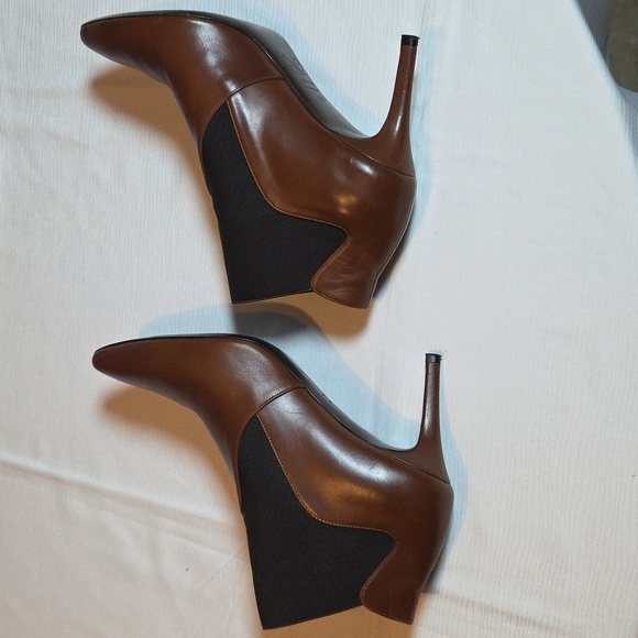 Joan Oloff Sophisticated Brown and Black Heeled Ankle Boots,sz 39. - Picture 5 of 5